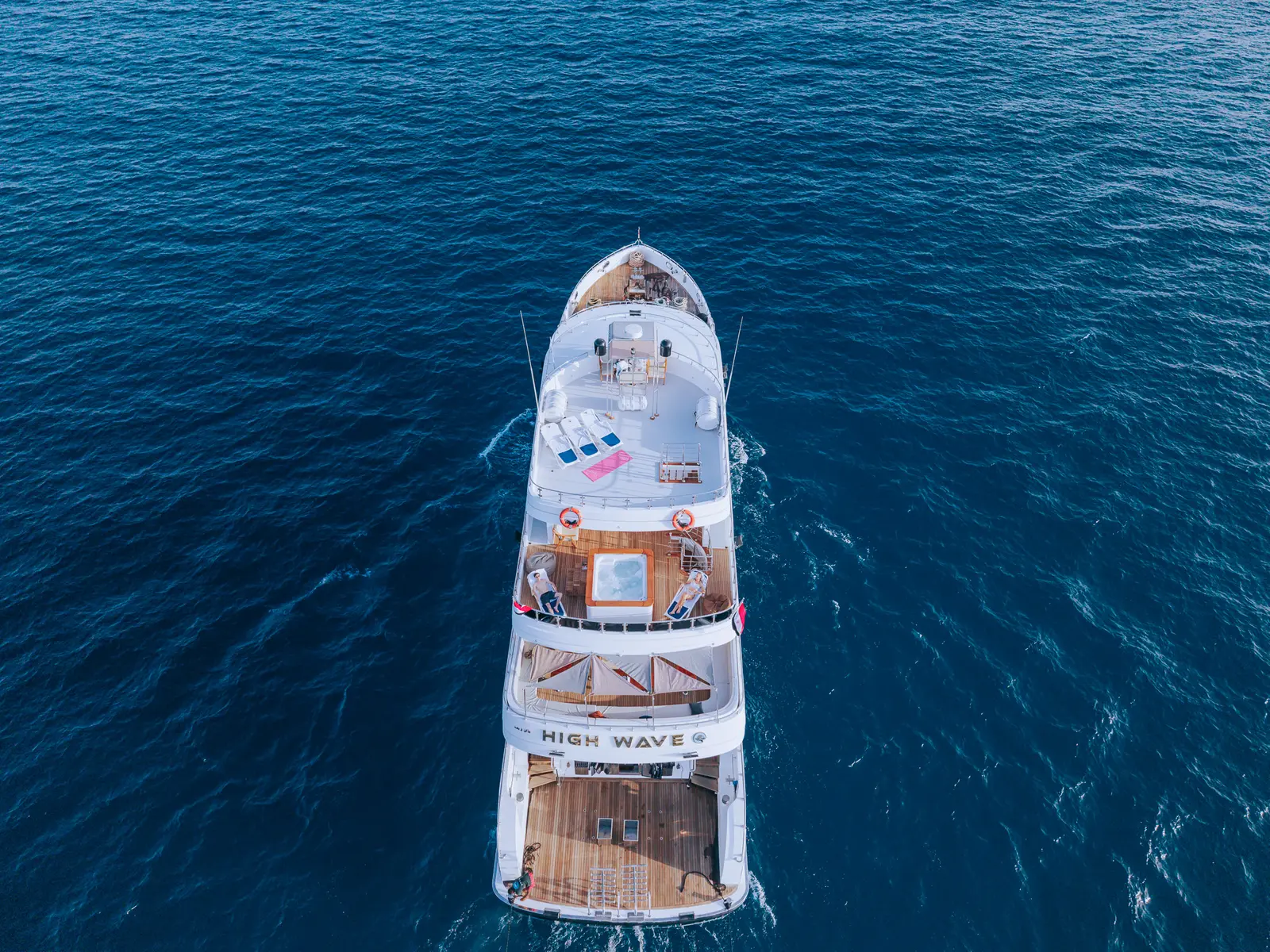 High Wave yacht from above